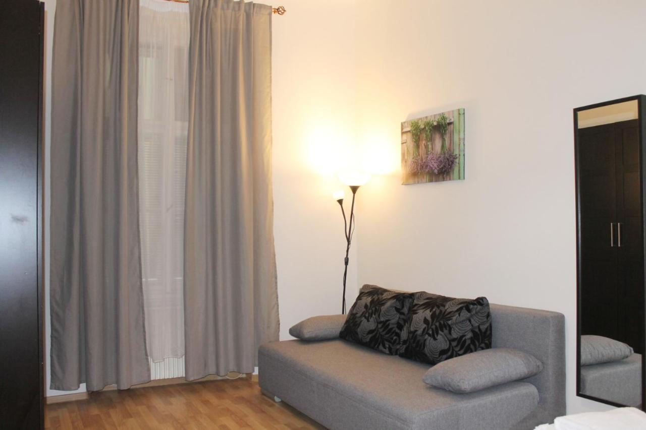 Modern Apartment Ve Smeckach 28 Prague Ngoại thất bức ảnh